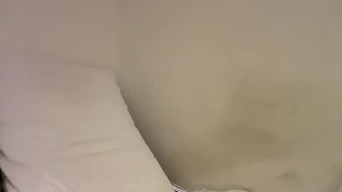 Snapshot of show_jizzness chatting on March 1, 9:15 pm show_jizzness online show from March 1, 9:15 pm