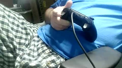 Snapshot of show_off_89 chatting on December 18, 5:08 pm show_off_89 online show from December 18, 5:08 pm