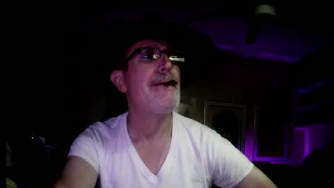 Snapshot of shrewtamer chatting on December 6, 9:21 am shrewtamer online show from December 6, 9:21 am