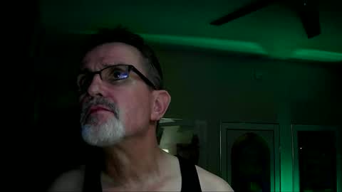Snapshot of shrewtamer chatting on February 15, 5:41 am shrewtamer online show from February 15, 5:41 am