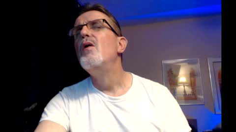 Snapshot of shrewtamer chatting on February 27, 3:04 am shrewtamer online show from February 27, 3:04 am