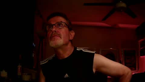 Snapshot of shrewtamer chatting on September 22, 1:40 am shrewtamer online show from September 22, 1:40 am