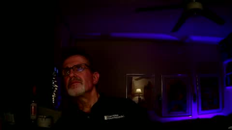 Snapshot of shrewtamer chatting on September 27, 2:27 am shrewtamer online show from September 27, 2:27 am