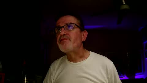 Snapshot of shrewtamer chatting on October 8, 2:53 am shrewtamer online show from October 8, 2:53 am