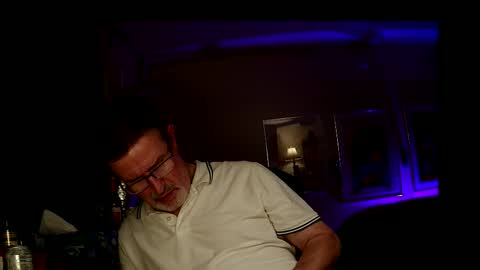 Snapshot of shrewtamer chatting on October 11, 2:55 am shrewtamer online show from October 11, 2:55 am