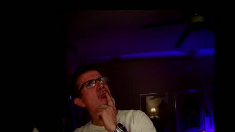 Snapshot of shrewtamer chatting on October 16, 2:34 am shrewtamer online show from October 16, 2:34 am