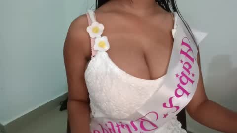 shreya_0 online show from April 10, 12:43 pm