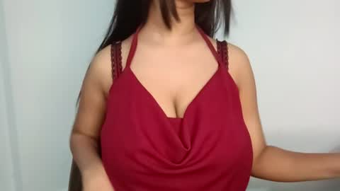 Snapshot of shreya_07 chatting on June 7, 7:17 pm shreya_07 online show from June 7, 7:17 pm