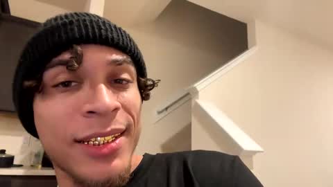 Snapshot of shurthingxx chatting on February 19, 2:23 am shurthingxx online show from February 19, 2:23 am