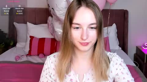 Polly online show from April 11, 12:15 am