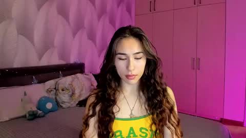 Snapshot of shy_bambiii chatting on December 3, 2:14 am Mika online show from December 3, 2:14 am