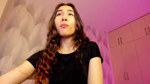 Snapshot of shy_bambiii chatting on December 6, 9:54 am Mika online show from December 6, 9:54 am