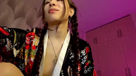 Snapshot of shy_bambiii chatting on December 14, 10:34 am Mika online show from December 14, 10:34 am