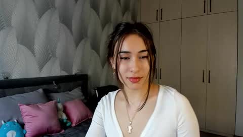 Snapshot of shy_bambiii chatting on January 27, 7:56 am Mika online show from January 27, 7:56 am