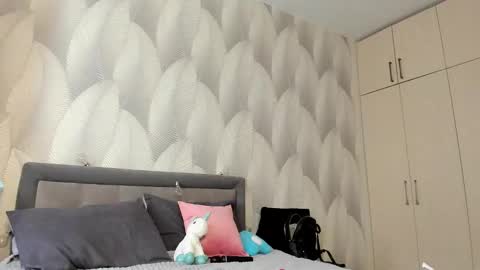 Snapshot of shy_bambiii chatting on February 28, 11:03 am Mika online show from February 28, 11:03 am