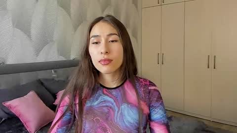 Snapshot of shy_bambiii chatting on March 12, 8:19 am Mika online show from March 12, 8:19 am