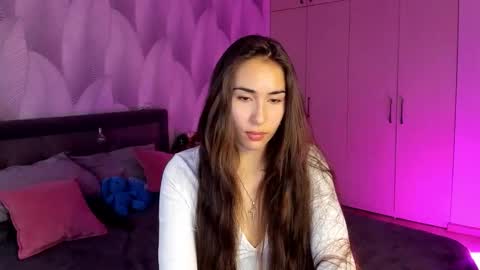 Snapshot of shy_bambiii chatting on October 21, 1:39 am Mika online show from October 21, 1:39 am