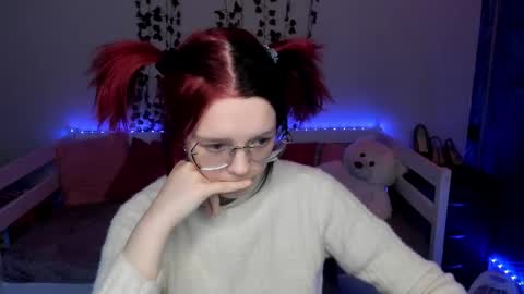 Snapshot of shy_elina01 chatting on November 13, 9:08 am shy_elina01 online show from November 13, 9:08 am