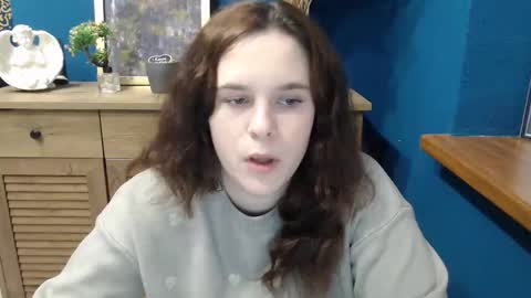 shy_lil online show from December 19, 12:56 pm