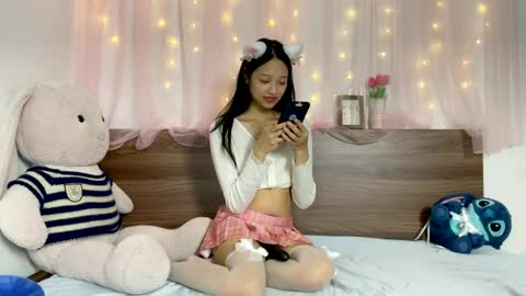 Snapshot of shy_pink_doll chatting on May 31, 6:09 pm shy_pink_doll online show from May 31, 6:09 pm