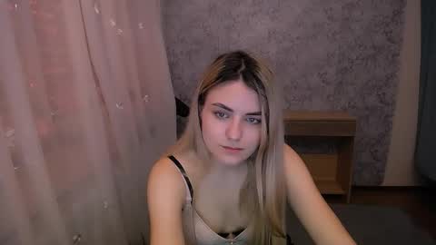 shy_sabrina_ online show from March 7, 8:34 am