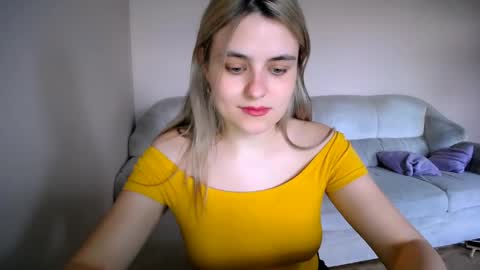 Snapshot of shy_sabrina_ chatting on April 29, 12:20 pm shy_sabrina_ online show from April 29, 12:20 pm