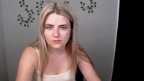 Snapshot of shy_sabrina_ chatting on June 29, 1:11 pm shy_sabrina_ online show from June 29, 1:11 pm