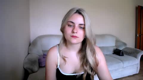 Snapshot of shy_sabrina_ chatting on July 4, 12:00 pm shy_sabrina_ online show from July 4, 12:00 pm