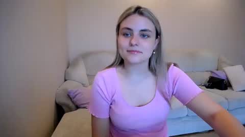 Snapshot of shy_sabrina_ chatting on July 11, 1:03 pm shy_sabrina_ online show from July 11, 1:03 pm