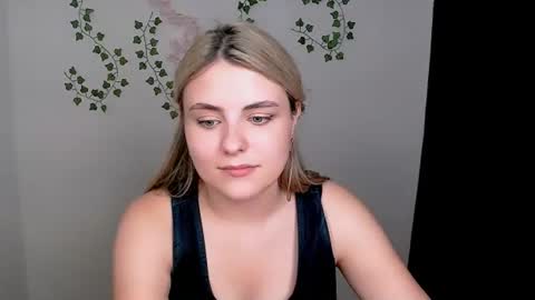 Snapshot of shy_sabrina_ chatting on July 14, 12:22 pm shy_sabrina_ online show from July 14, 12:22 pm