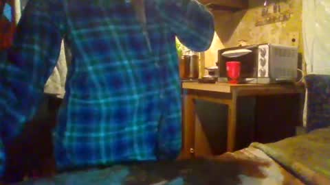 Snapshot of shyboyjohnnie chatting on January 1, 3:45 am shyboyjohnnie online show from January 1, 3:45 am