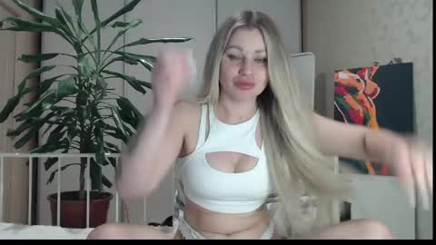 Snapshot of shyevaa chatting on May 18, 4:13 pm Eva online show from May 18, 4:13 pm