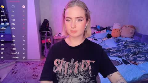 Snapshot of shyfoxxxy chatting on February 5, 9:29 pm Effie online show from February 5, 9:29 pm