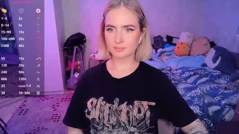 Snapshot of shyfoxxxy chatting on February 13, 9:38 pm Effie online show from February 13, 9:38 pm