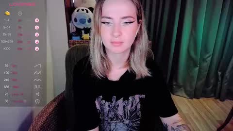 Snapshot of shyfoxxxy chatting on September 12, 5:29 am Effie online show from September 12, 5:29 am