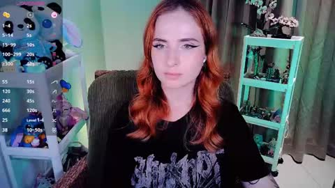 Snapshot of shyfoxxxy chatting on April 28, 5:07 pm Effie online show from April 28, 5:07 pm