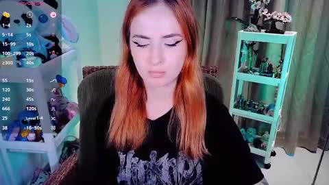 Snapshot of shyfoxxxy chatting on May 1, 8:30 am Effie online show from May 1, 8:30 am