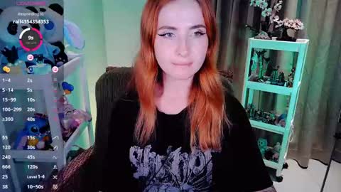 Snapshot of shyfoxxxy chatting on May 2, 5:07 pm Effie online show from May 2, 5:07 pm