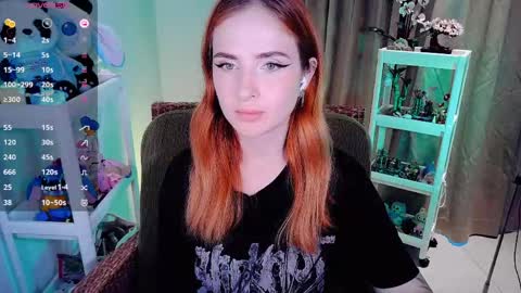 Snapshot of shyfoxxxy chatting on May 7, 7:58 am Effie online show from May 7, 7:58 am