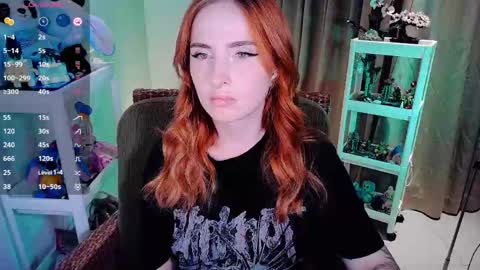 Snapshot of shyfoxxxy chatting on May 10, 2:44 pm Effie online show from May 10, 2:44 pm