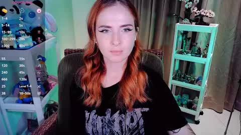Snapshot of shyfoxxxy chatting on May 12, 7:00 pm Effie online show from May 12, 7:00 pm