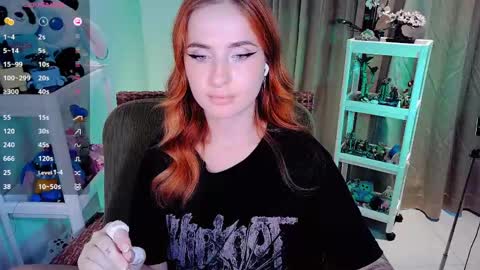 Snapshot of shyfoxxxy chatting on May 16, 8:11 am Effie online show from May 16, 8:11 am