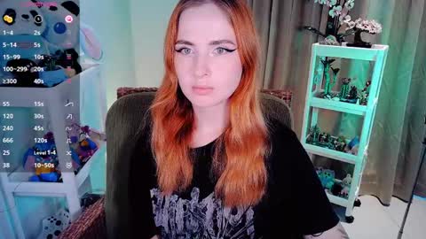 Snapshot of shyfoxxxy chatting on May 26, 6:31 am Effie online show from May 26, 6:31 am