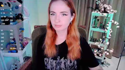 Snapshot of shyfoxxxy chatting on May 28, 5:05 am Effie online show from May 28, 5:05 am