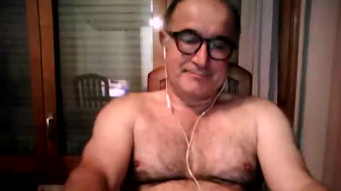 Snapshot of shymmy10 chatting on April 27, 4:32 am shymmy10 online show from April 27, 4:32 am
