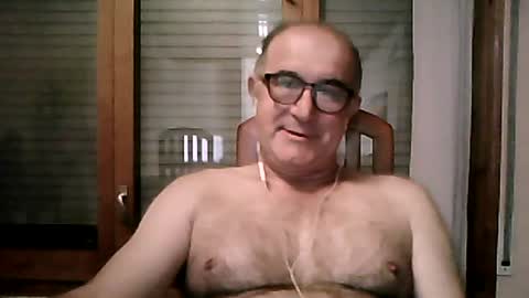 Snapshot of shymmy10 chatting on July 5, 3:13 am shymmy10 online show from July 5, 3:13 am