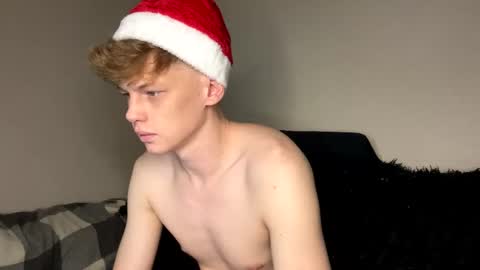 Snapshot of shyredstar chatting on December 24, 3:16 pm Tom and Betty online show from December 24, 3:16 pm