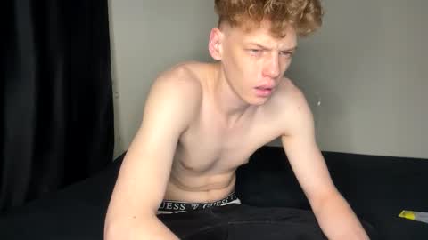 Snapshot of shyredstar chatting on December 27, 6:24 am Tom and Betty online show from December 27, 6:24 am