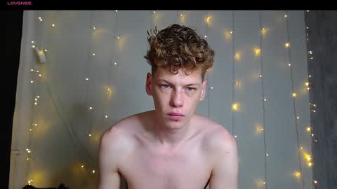 Snapshot of shyredstar chatting on January 11, 8:00 am Tom and Betty online show from January 11, 8:00 am