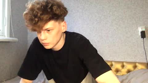 Snapshot of shyredstar chatting on February 4, 12:33 pm Tom and Betty online show from February 4, 12:33 pm